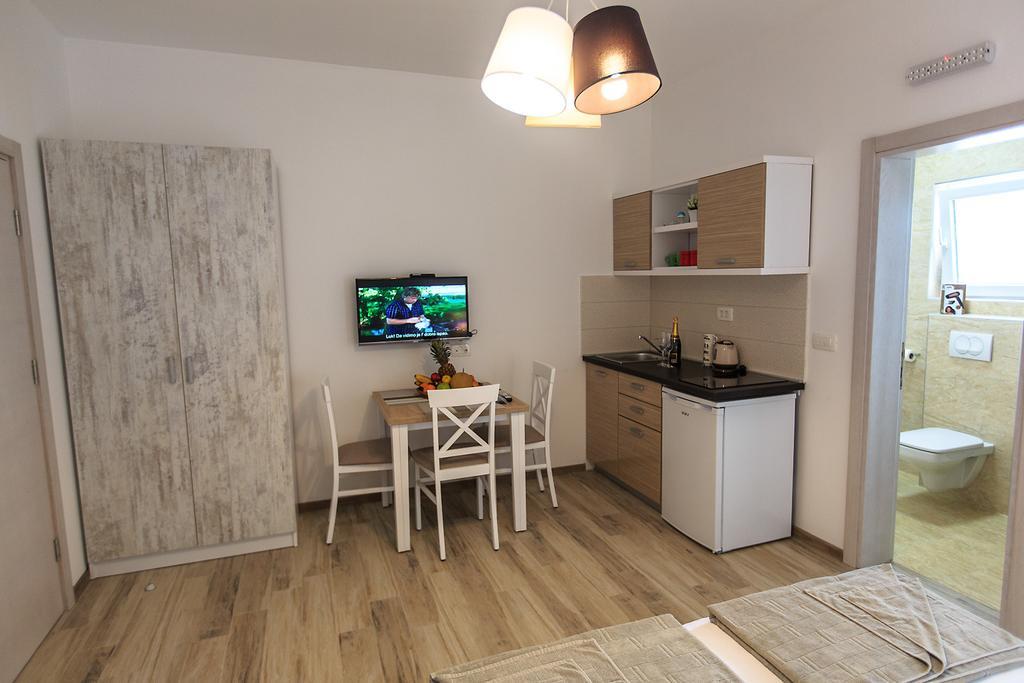 Apartments Saric Bar Exterior photo
