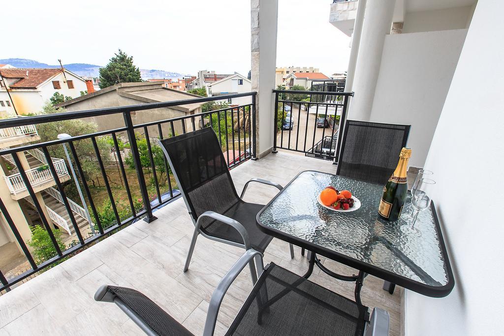 Apartments Saric Bar Exterior photo